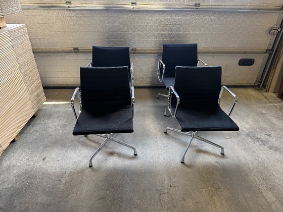 Image 1 of Vitra EA108 – Lot de 4 | Original | État impeccable | Remis à neuf