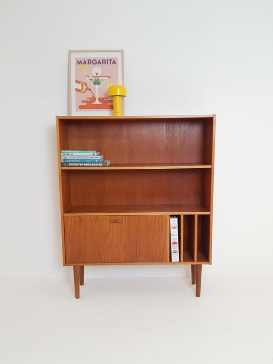 Vintage Danish wall cabinet | LP cabinet teak flap – Wood (photo 3 of 14)