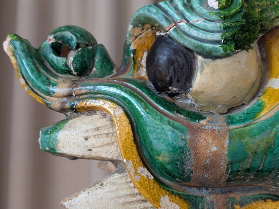 Image 1 of Ein Paar mit Sancai-Glasur verzierte „Drachen-Chiwen“-Dachornamente – Ming-Dynastie