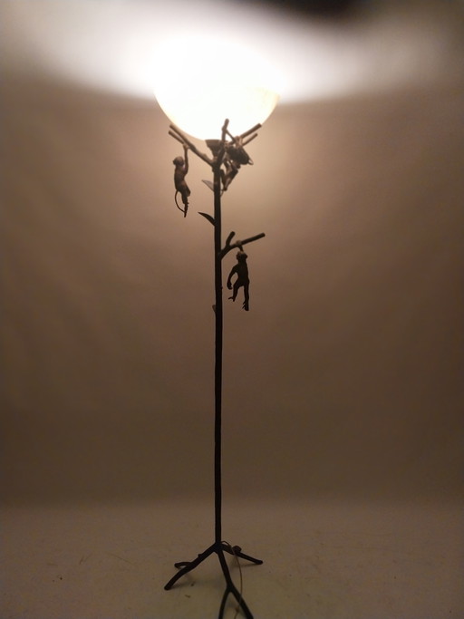 1 X Cast Iron Standing Uplighter With Monkeys 168cm High 1990s – vloerlampen, Glass