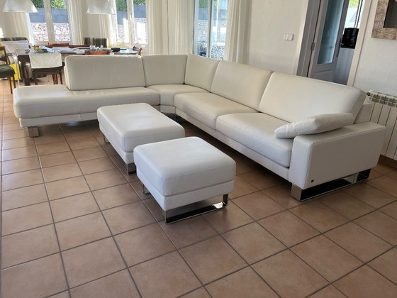 Image 1 of Rolf Benz EGO Ecksofa in weißem Leder mit zwei passenden Hockern – Neuwertiger Zustand