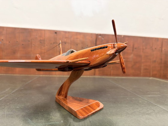 Avion miniature Spitfire en acajou anglais – Objets déco, Bois (photo 11 of 11)