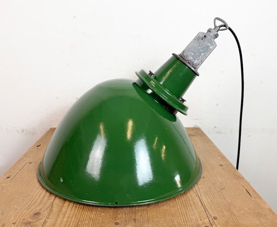 Image 1 of Grote industriële Britse groene emaille fabriekshanglamp van Benjamin, jaren 60
