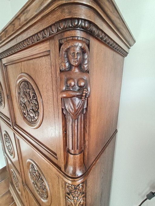 Meuble Art Déco en chêne avec de magnifiques panneaux à motifs