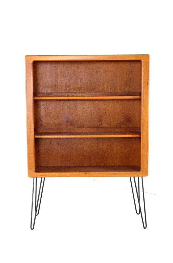 Image 1 of Dyrlund vitrinekast vintage Deens design