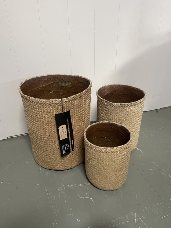 Set Van 3 Bloempotten. € 165,- – Pottery Pots, Plantenbak, Wicker (photo 6 of 7)