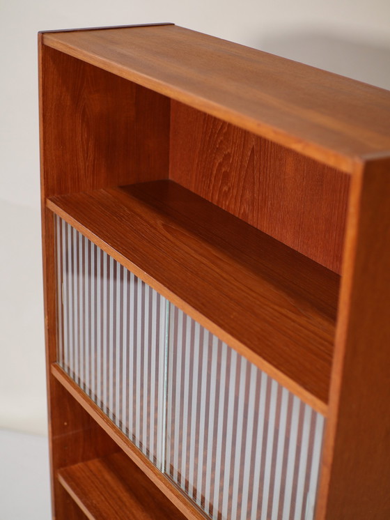 Image 1 of Boekenkast vitrinekast teak Deens vintage