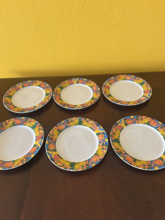 Image 1 of Corneille plates 4 large and 6 small l'ete commençant