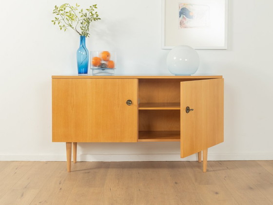 Image 1 of Klassiek dressoir uit de jaren 50
