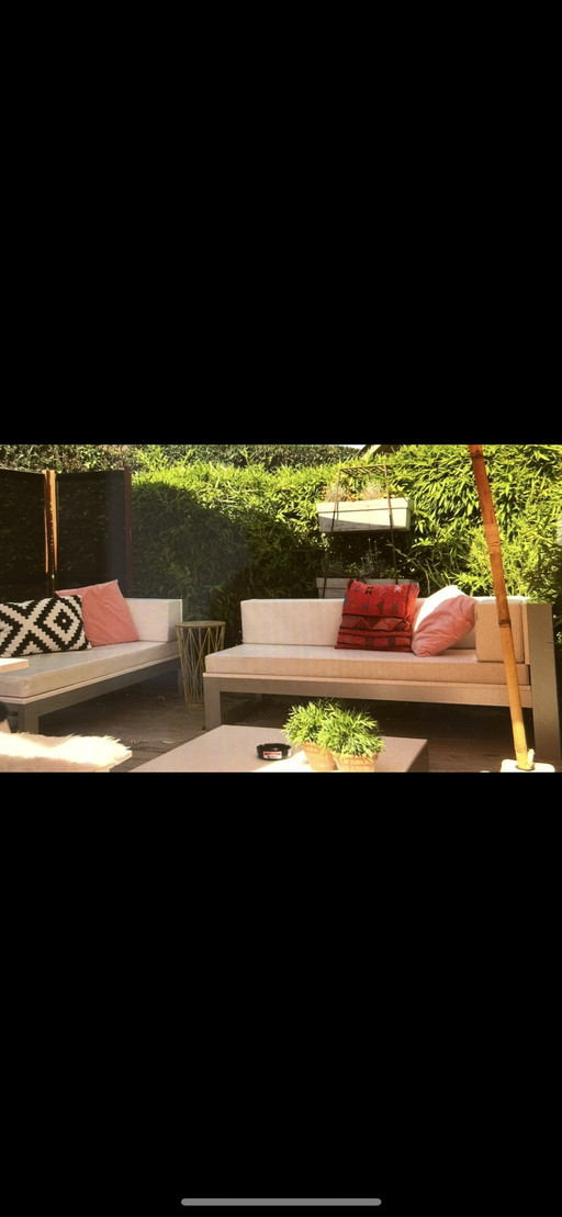 Gandia Blasco Tuin Lounge Met Bijhorende Kussens en Tafel