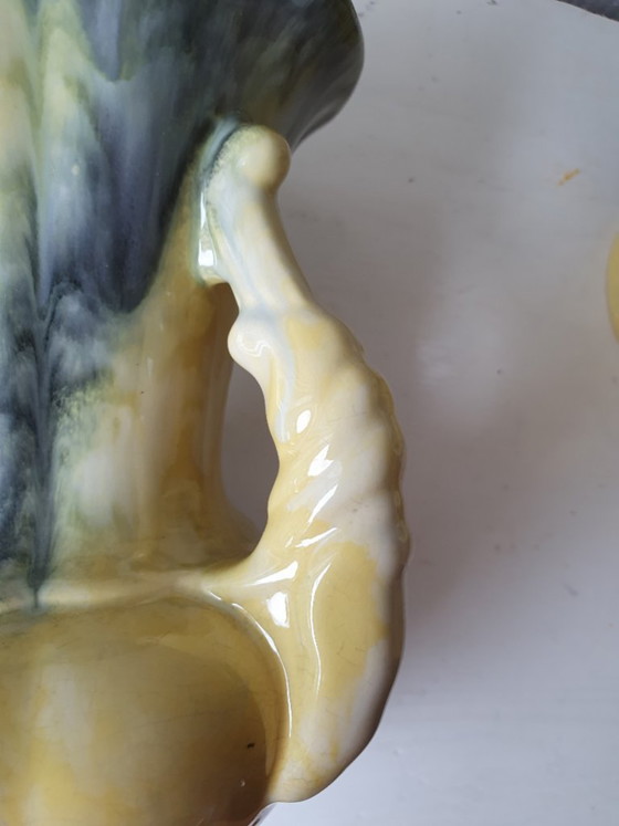 Image 1 of Twee vintage Art Deco vazen met opvallend 2-kleurig glazuur