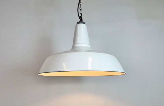Image 1 of Industriële hanglamp van wit emaille van Benjamin USA, jaren 60.