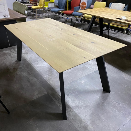 Table Talk – Bert Plantagie, eettafels