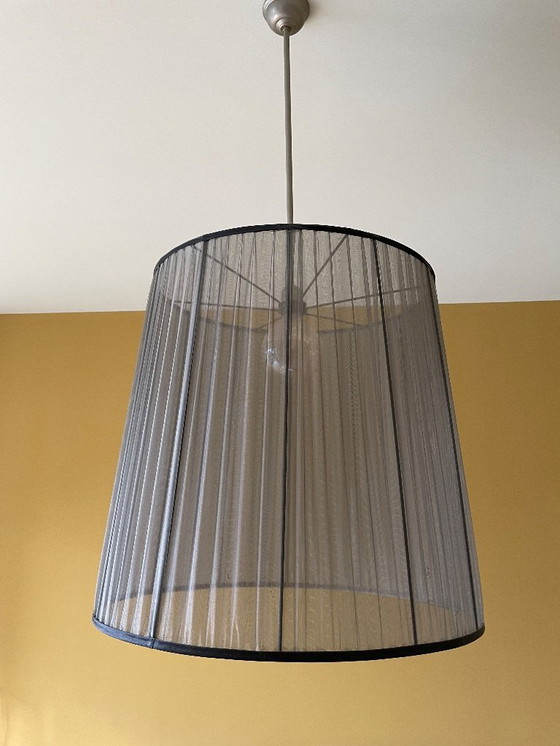Image 1 of Grote hanglamp met geplisseerde semitransparante kap