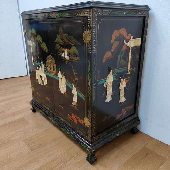 Image 1 of Vintage Antique Chinese bridal cabinet sideboard Chinoiserie cabinet