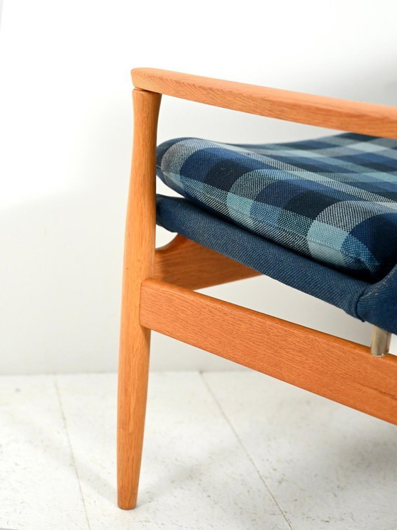 Image 1 of Sillón escandinavo de roble y lana azul