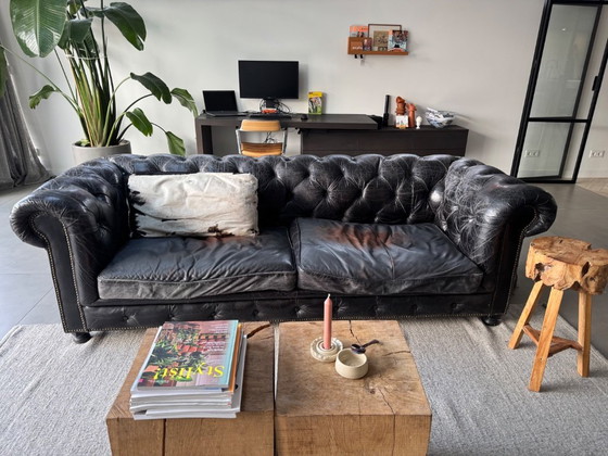 Image 1 of Bank chesterfield look in zwart geschuurd leer