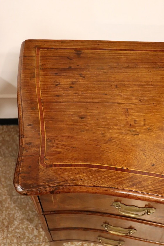 Image 1 of Cómoda antigua con incrustaciones de madera de frutal, Italia, siglo XVIII, restaurada