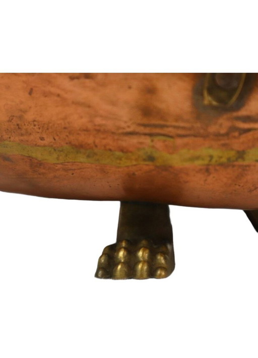 Delft porcelain lion's paw planter with handles, 35cm