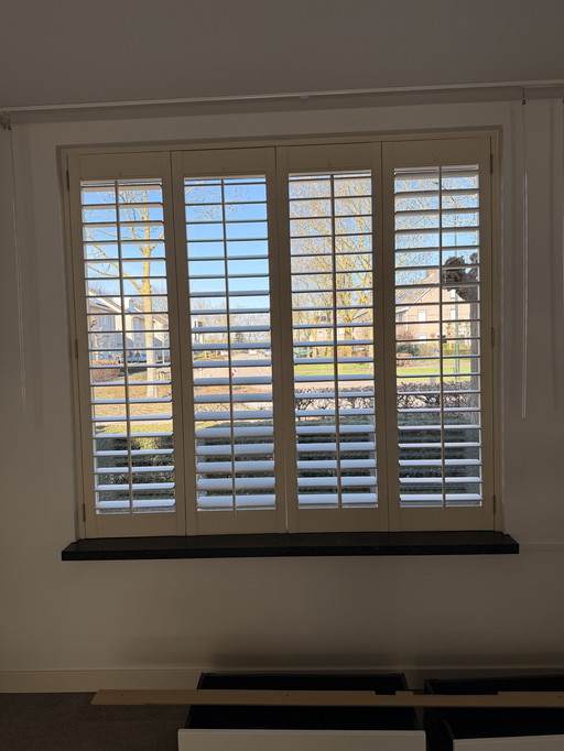 Shutters, cremekleurig