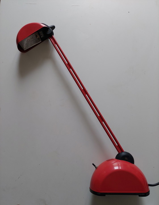 Image 1 of Lámpara de escritorio italiana moderna de poste rojo