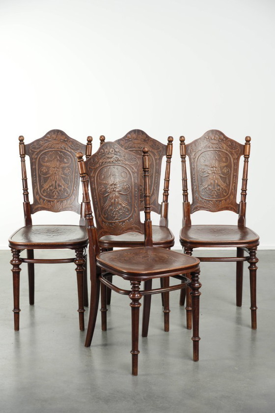 4x Antique bistro chairs from the late 18th century with bentwood in Art Nouveau style with remarkable detail (photo 2 of 14)