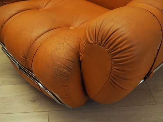 Image 1 of Ensemble de fauteuils orange, design de l'âge de l'espace, années 1960, production : Italie