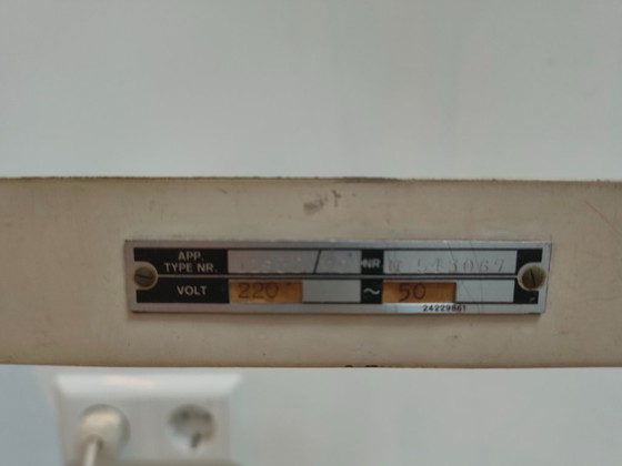 Image 1 of Due rare lampade per terapia UV Philips (1935) – Design industriale e medico