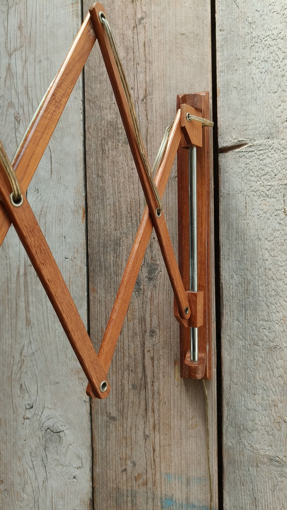 Image 1 of Vintage design Scandinavische teak jaren 50 schaarlamp