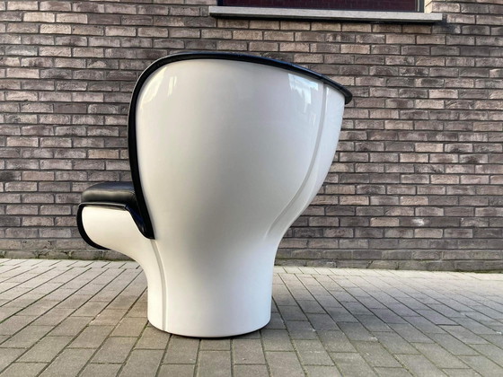 Image 1 of 2 chaises Joe Colombo Elda en cuir noir et fibre de verre blanche