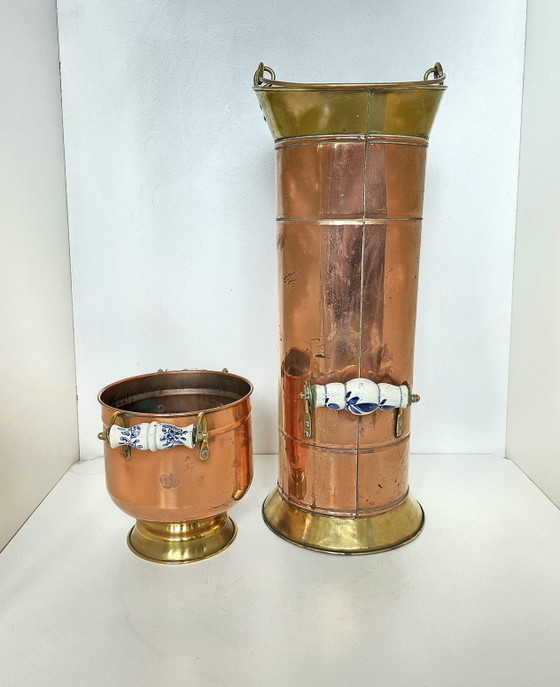 Vintage Nederlandse paraplubak en plantenbakset van koper en messing - Delftsblauwe handgrepen – Copper (photo 12 of 12)