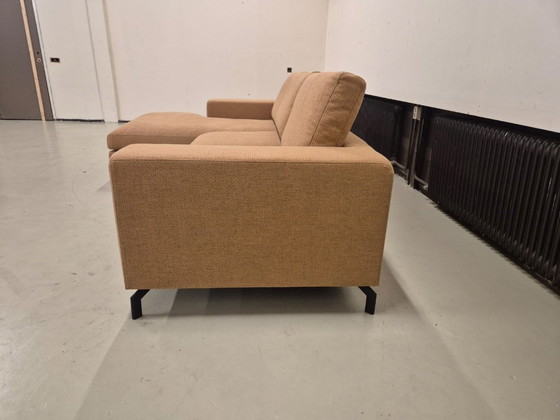 Image 1 of 30% SHOWROOM OUTLET - Hoekbank Shadow - Oker - Stof - Design