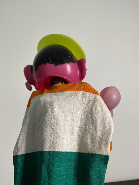 Image 1 of Paar oude bokshandpoppen Aziatische man en clown