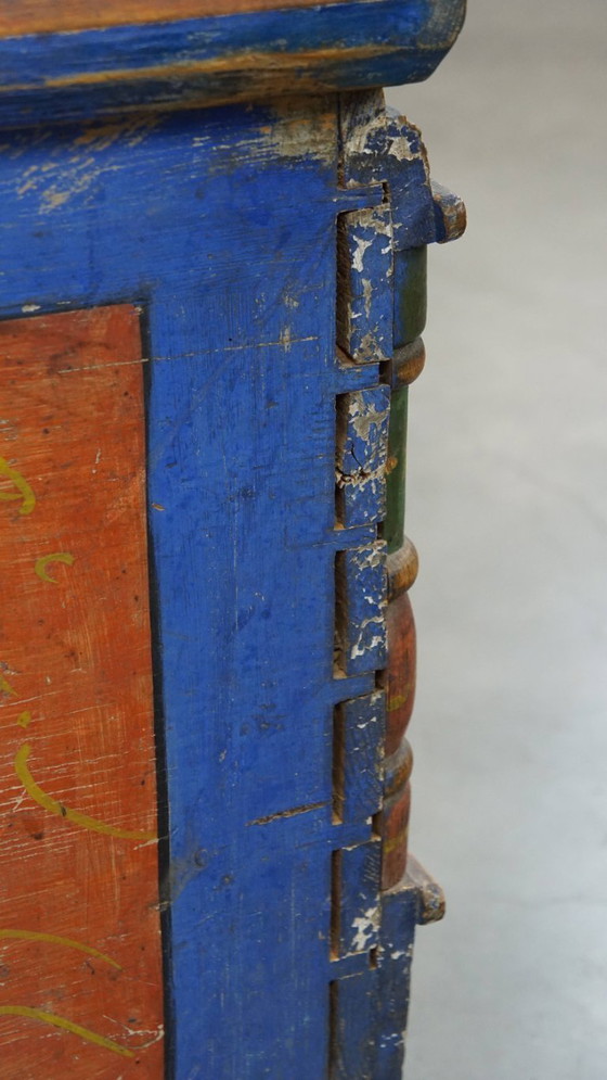 Image 1 of Le coffre de mariée/table basse antique peint à la main du 19e siècle