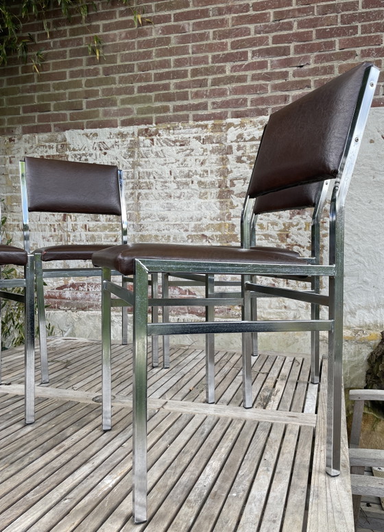Image 1 of Ensemble de 4 chaises vintage milieu du siècle en chrome et simili cuir