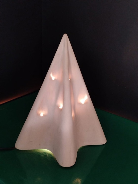 Image 1 of Lampe de table blanche de Noël. Hauteur : 29 cm.