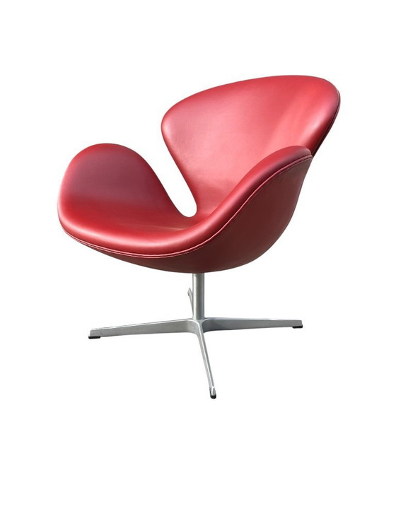 Image 1 of Fauteuil Swan en cuir rouge indien par Arne Jacobsen pour Fritz Hansen