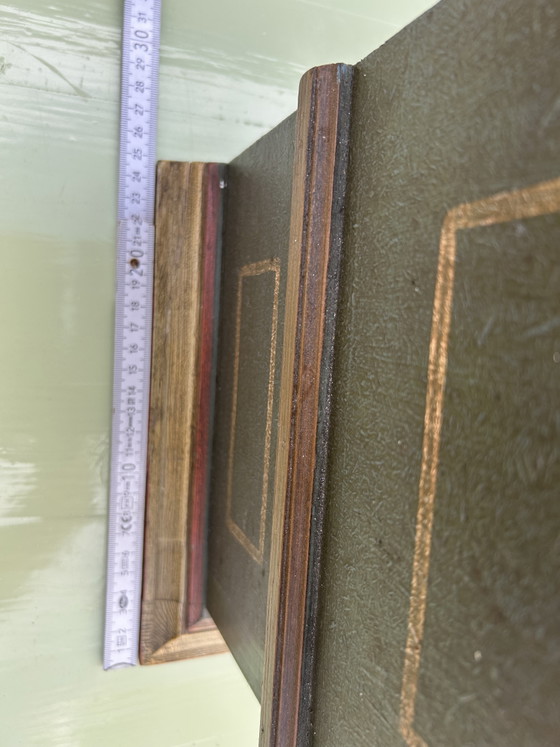Image 1 of Klein Noors houten kastje