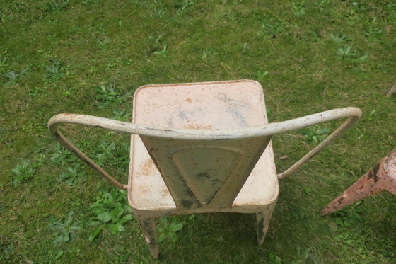 Image 1 of Juego de 3 sillas apilables de jardín tipo bistrot de principios del siglo XX, patinadas e inspiradas en Tolix