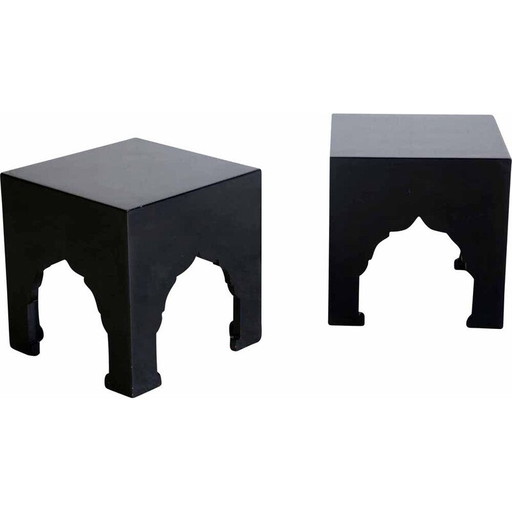 Pareja de mesas de centro vintage en madera lacada en negro con decoración oriental, Francia 1980