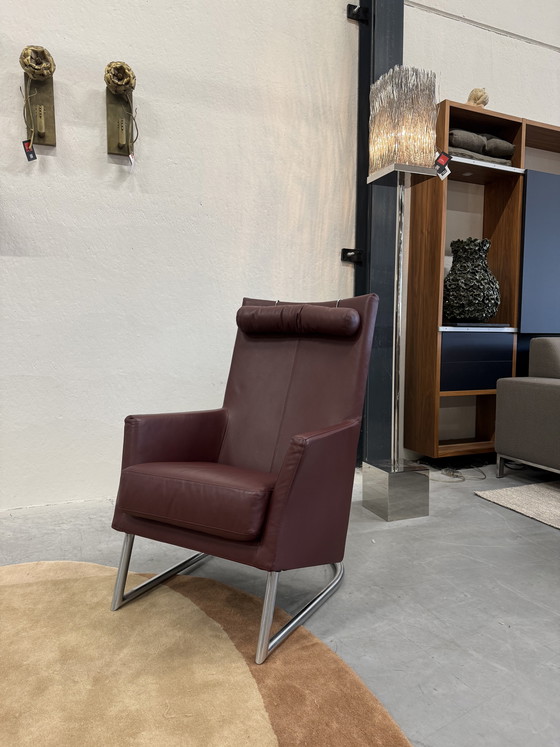 Image 1 of Sillón Montis Madonna de piel rubí