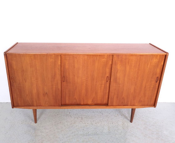 Image 1 of Dänisches Teak-Highboard mit Schiebetüren, 1960er Jahre