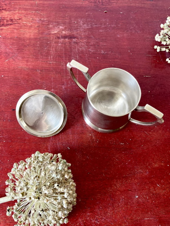 Antikes versilbertes Tee- und Kaffeeservice im Art-Deco-Stil – Tischdekoration, Metal (photo 16 of 18)