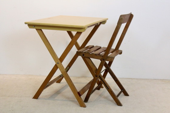 Tavolo Bistrò Pieghevole Vintage, Stock di 12, Tavoli da pranzo, Legno, Giallo, Mid Century Modern (foto 3 di 10)