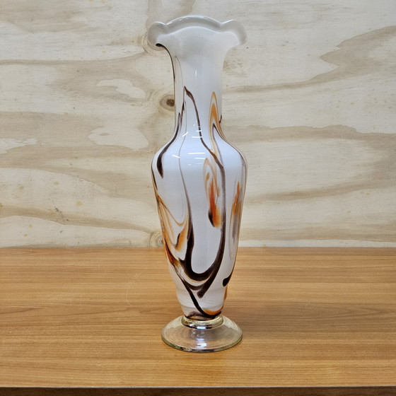 Image 1 of Vaso vintage in vetro opalino/lattice fiammato (H25.5) arancione