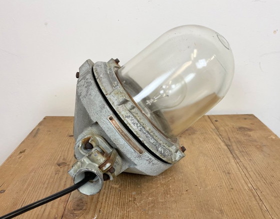 Image 1 of Lampe industrielle grise en fonte d'aluminium antidéflagrante, années 1970