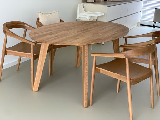 Mesa de comedor de Sav y Okse