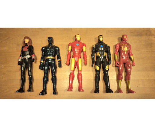 Ensemble de cinq figurines Marvel Hasbro