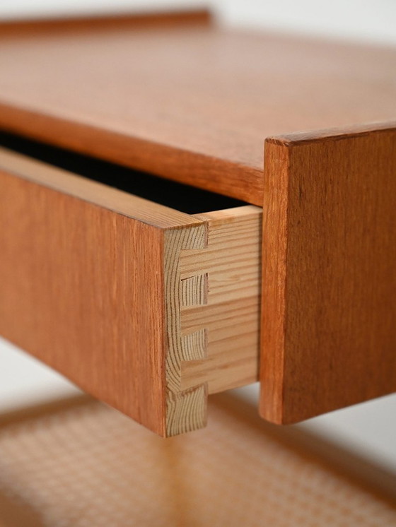 Image 1 of Coppia di comodini scandinavi in ​​teak con canna di Vienna
