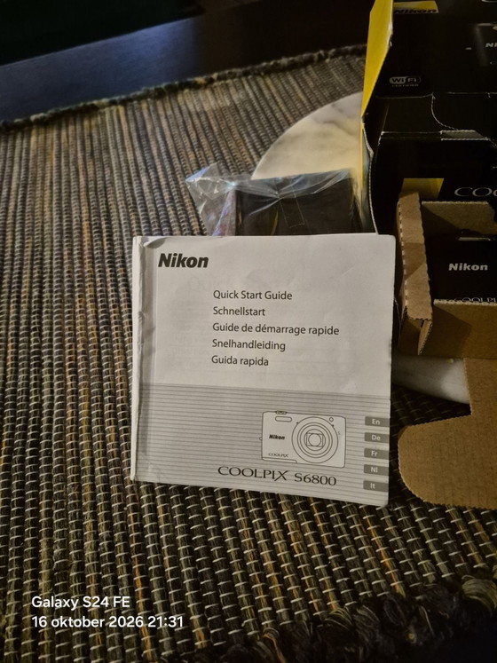 Nikon Coolpix S6800 – Fotografie, Metall, Kunststoff (photo 3 of 6)